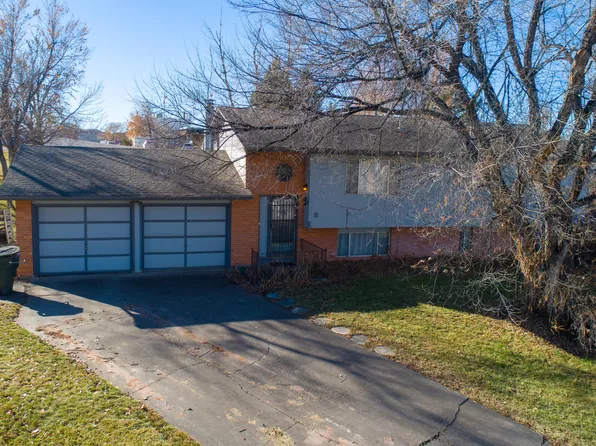 3 Sage Ct, Gillette, WY 82716