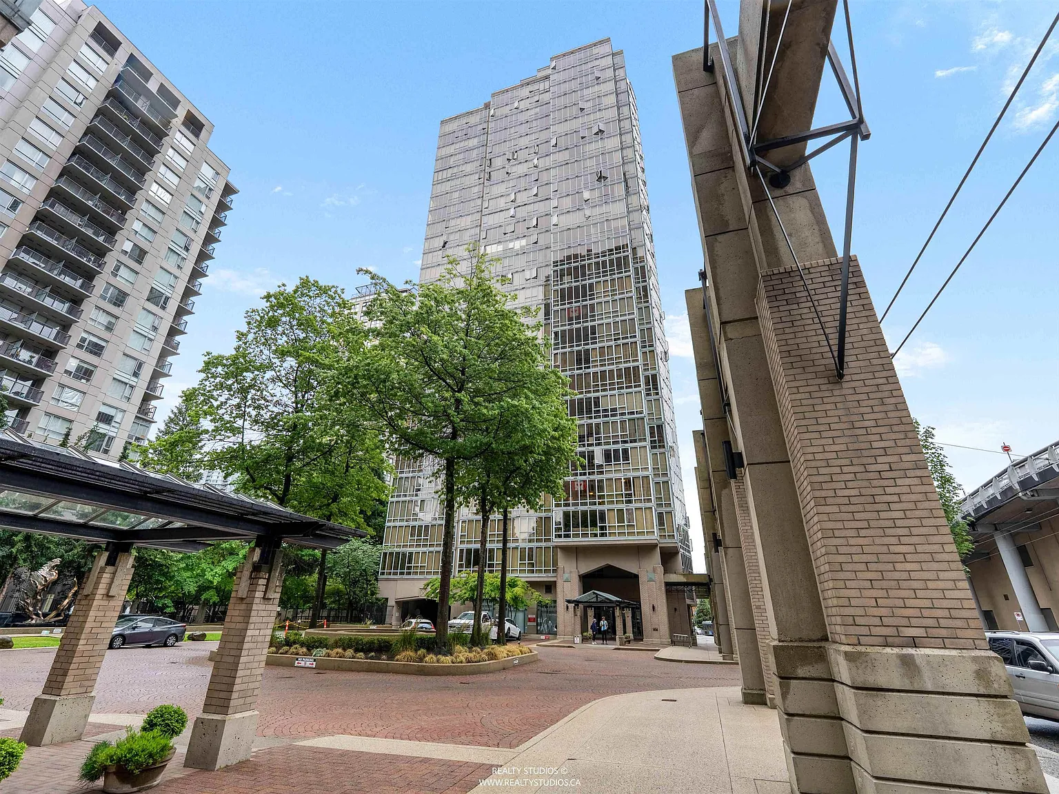 2 bed, 1103 sqft, $4,200 — Photo 1