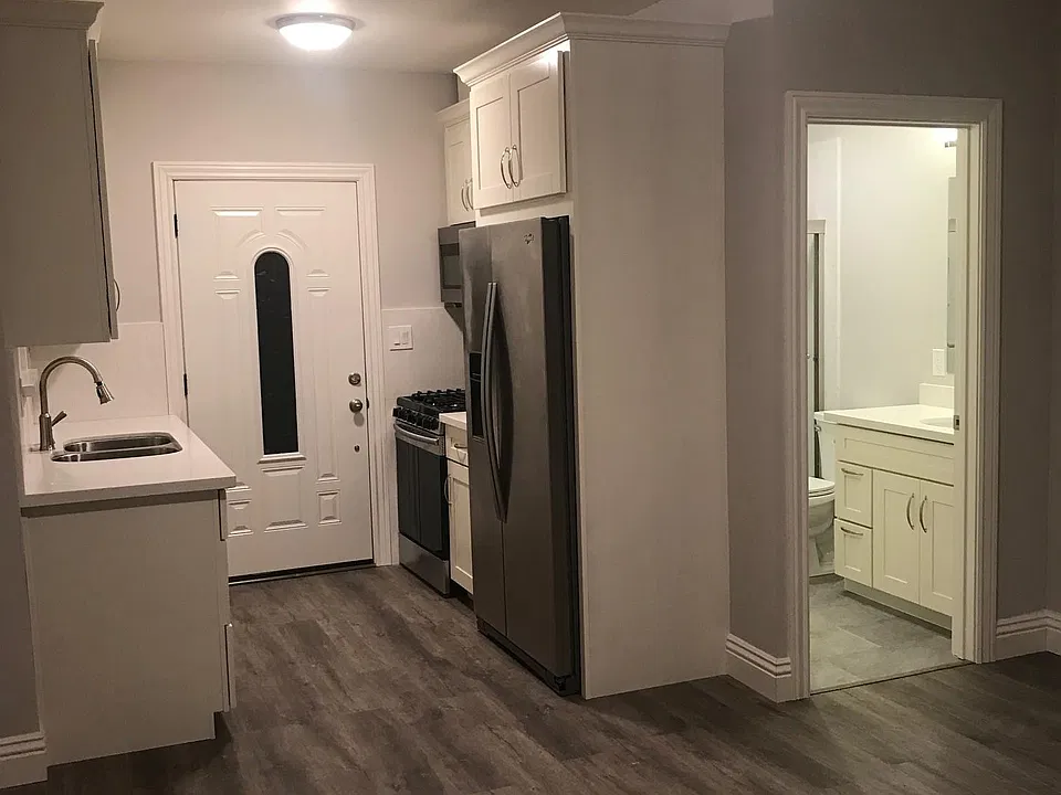 Apt 1 Kitchen and Bath, all matching