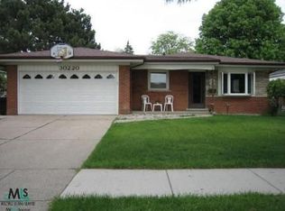 30220 Boewe Dr, Warren, MI 48092