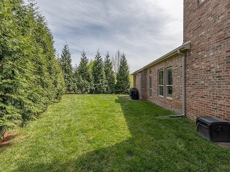 1235 E Adelaide Ln — Photo 28