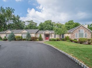 48 Valhalla Way, Wayne, NJ 07470