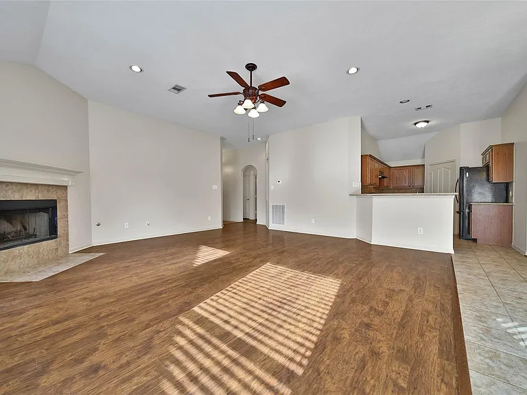 32026 Annice Ln — Photo 7