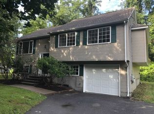45 Courtland Dr, Narragansett, RI 02882