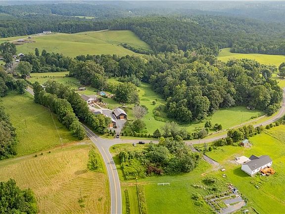 3rd image of 1009 Ray Loop Rd