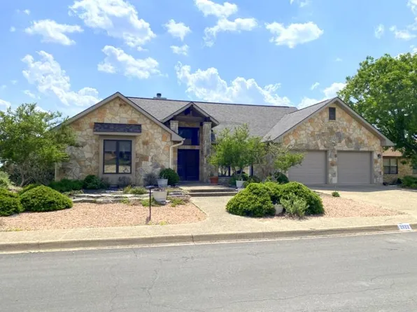 2022 Vista Ridge Dr N, Kerrville, TX 78028