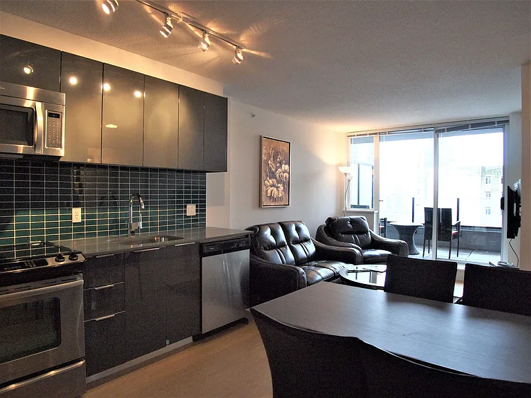 1325 Rolston St #510 — Photo 3