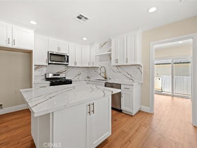2101 W 76th St, Los Angeles, CA, 90047