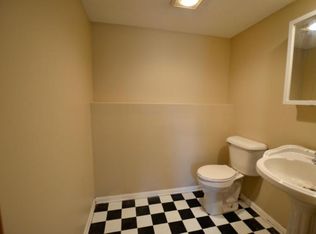 2115 Shady Lane Dr, Norwalk, IA 50211