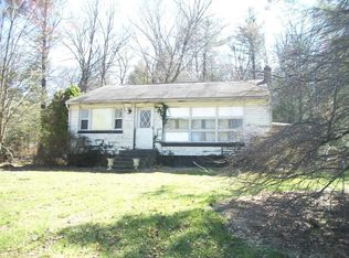 1074 Bartonsville Woods Rd, Stroudsburg, PA 18360