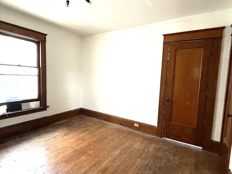 1248 W 10th St — Photo 8