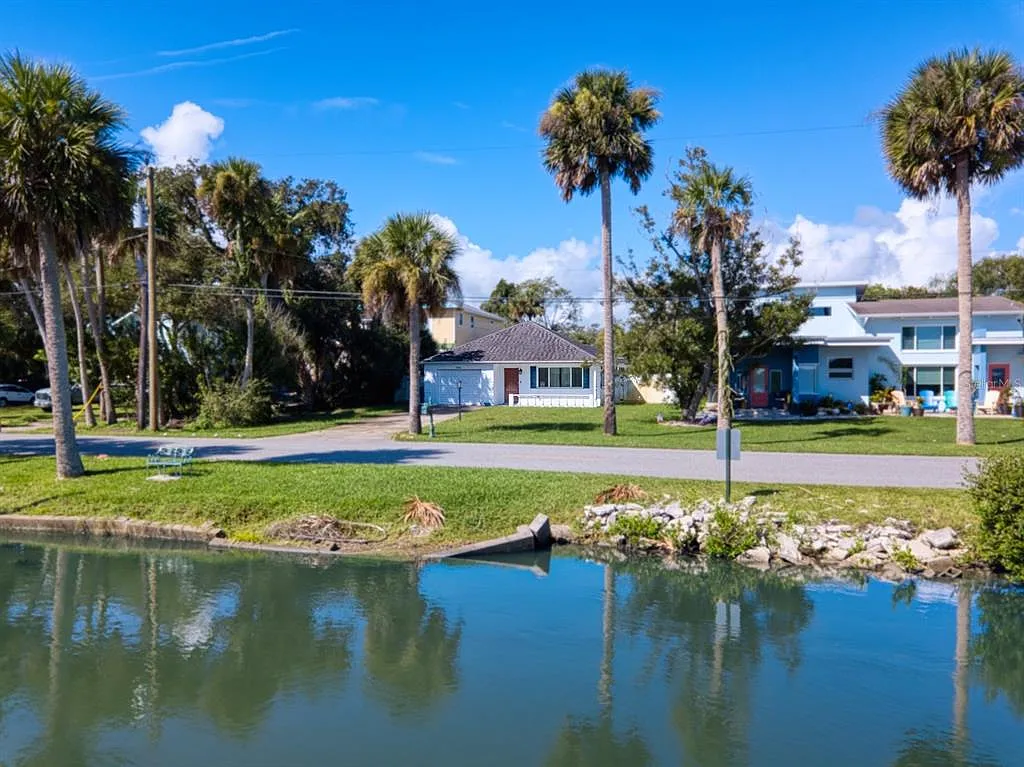 2 bed, 2.0 bath, 1168 sqft, $2,990 — Photo 3