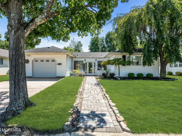 315 Curacao Street, Toms River, NJ 08757