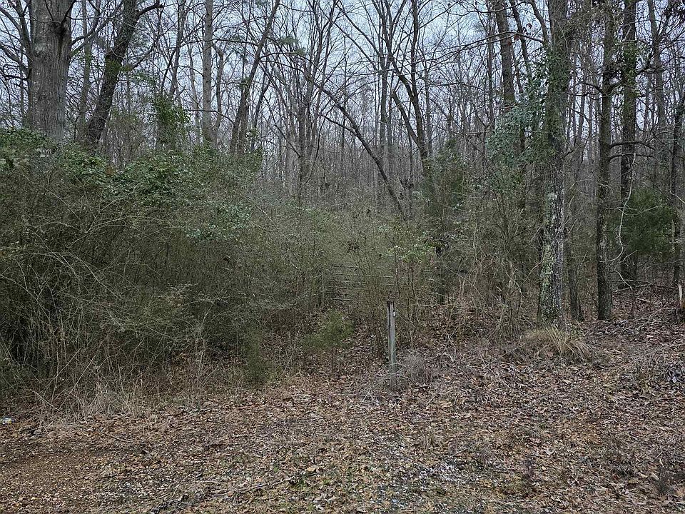 1st image of 322 Tucker Rd