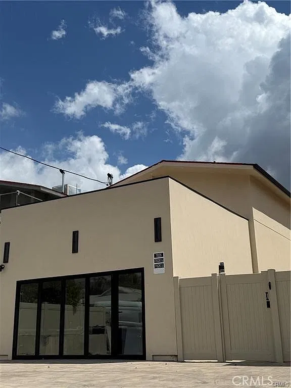 3 bed, 1300 sqft, $4,000 — Photo 1