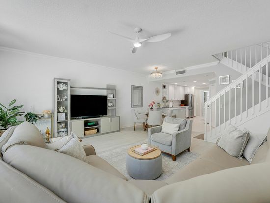 454 Capistrano Drive, Palm Beach Gardens, FL 33410