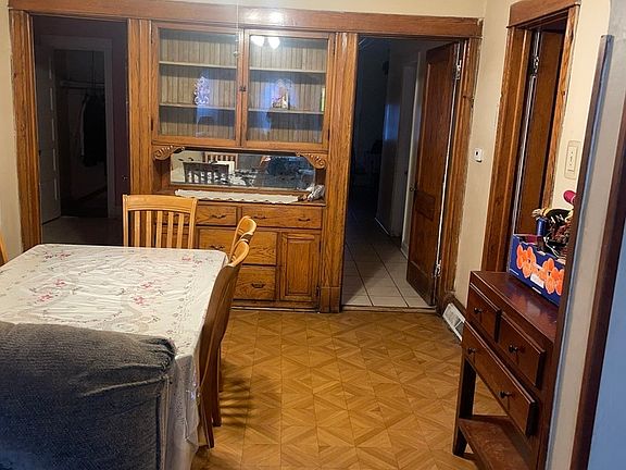 2nd image of 1444 N Avers Ave