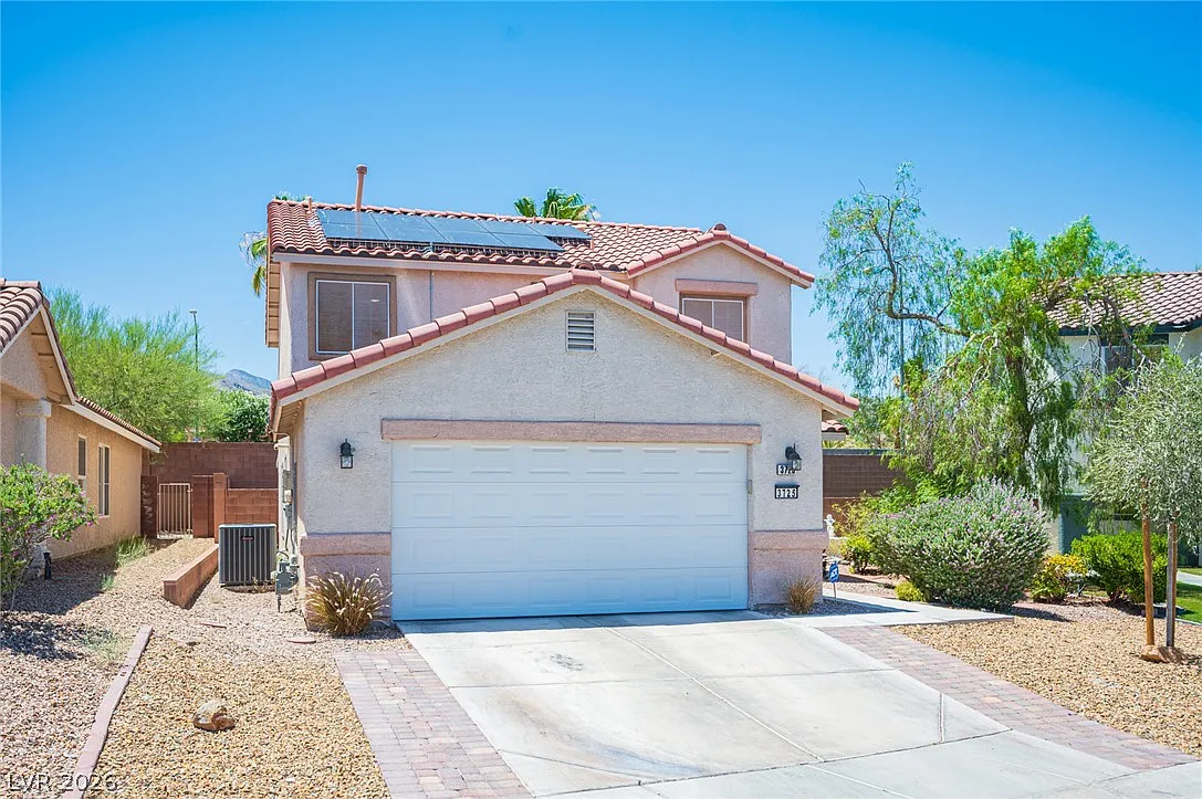 3 bed, 2.5 bath, 1794 sqft, $2,200 — Photo 2