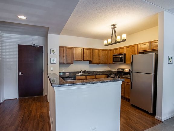 5th image of 125 Lakeview Dr Unit 206