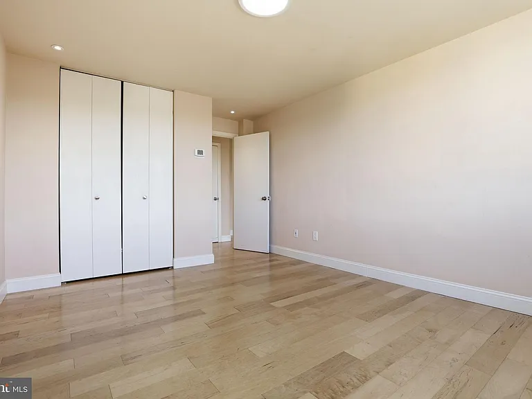 4520 King St #804 — Photo 19