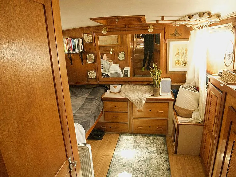 1 bed, 300 sqft, $1,800 — Photo 3
