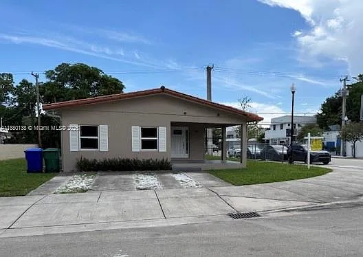 200 NE 44th St