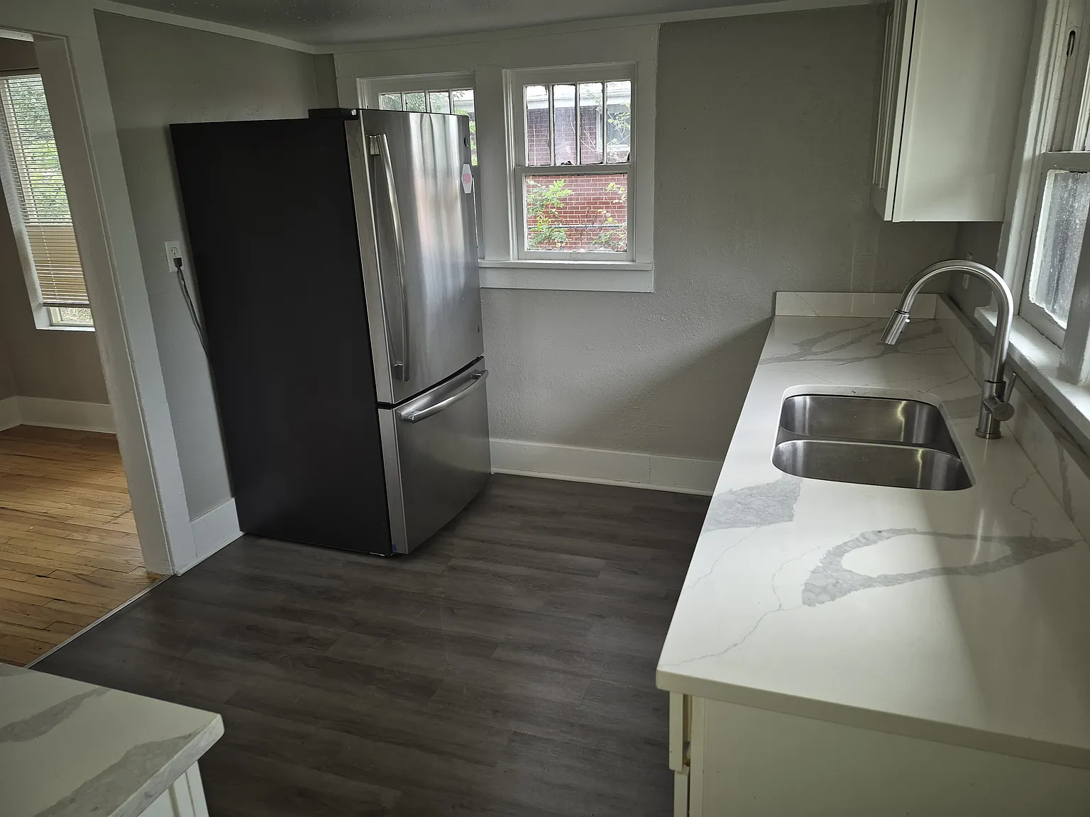 4 bed, 2200 sqft, $2,495 — Photo 3