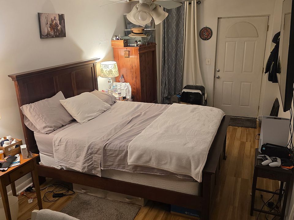 Huge bedroom!