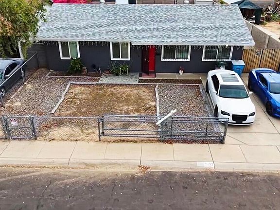 3rd image of 7135 W FLOWER Street