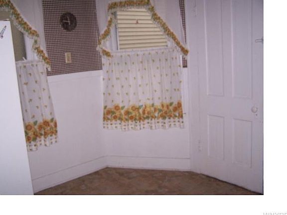 4th image of 2725 Falls St