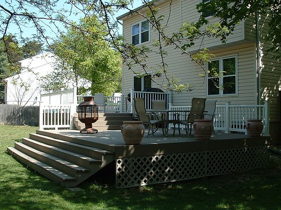 Great 600sq/ft Composite Deck