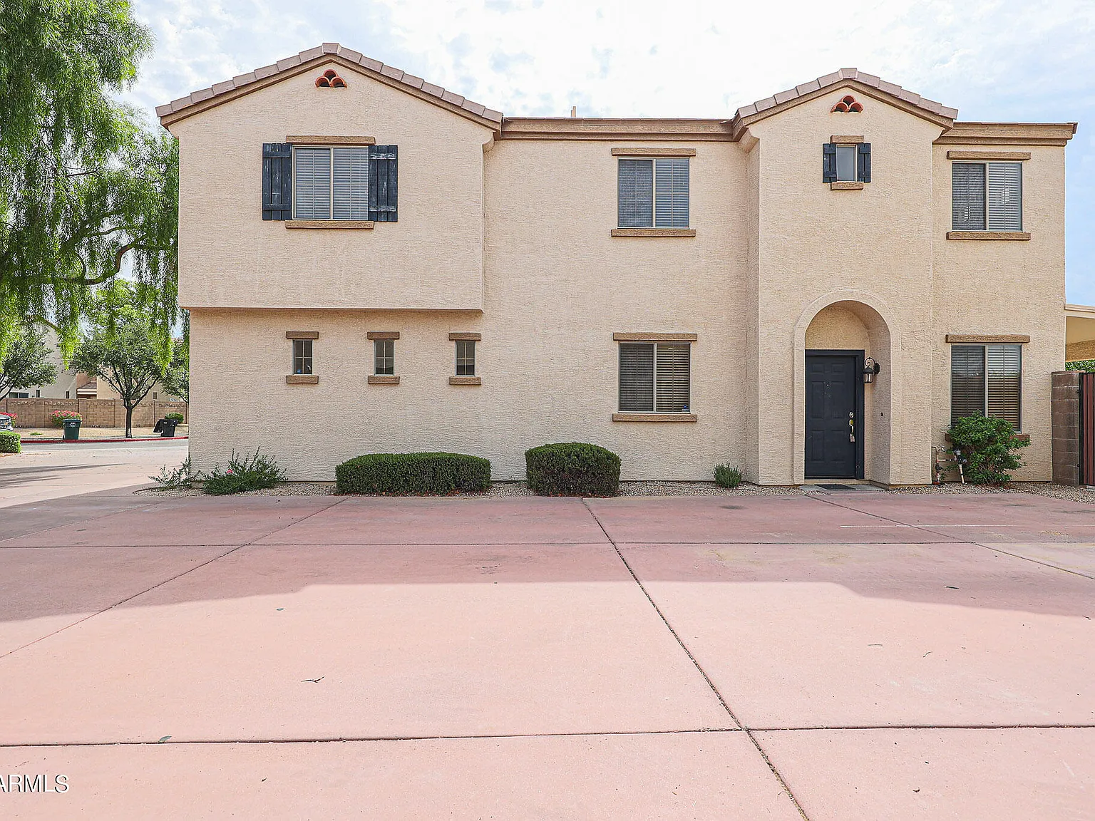 3 bed, 2.5 bath, 1421 sqft, $1,995 — Photo 3