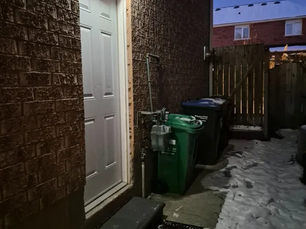 3072 Caulfield Cres, Mississauga, ON L5M 6J7