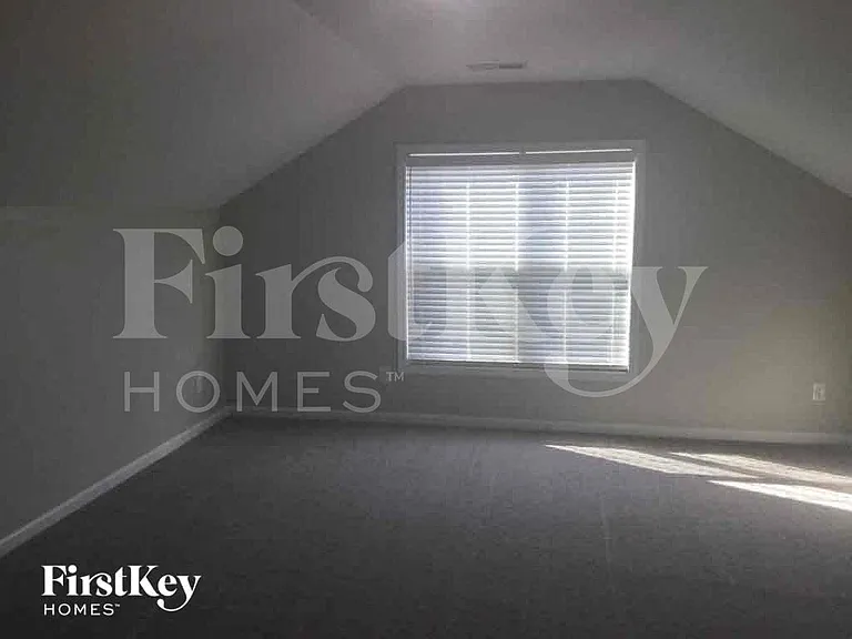 320 Nelson Ln — Photo 9