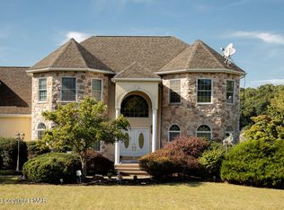 5413 Shelbrooke Dr, Stroudsburg, PA 18360