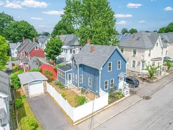 91 Hastings St, Lowell, MA 01851