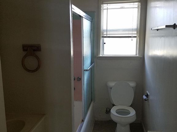 2nd image of 419 N Chapel Ave #B