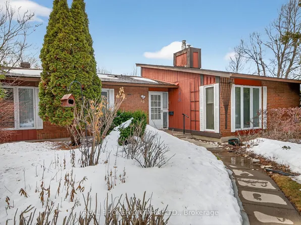 10 Amundsen Cres, Ottawa, ON K2L 1A7