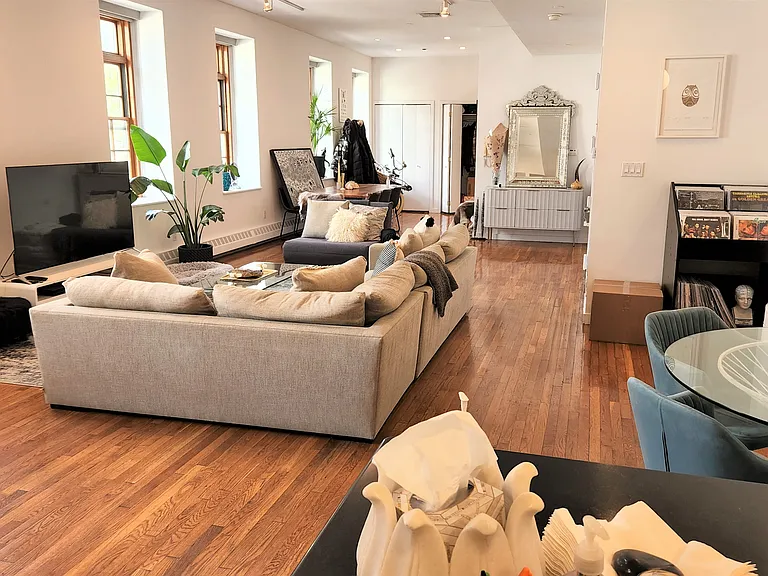 254 W 18th St #3 — Photo 5