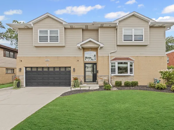 130 S Elm Tree Ln, Elmhurst, IL 60126