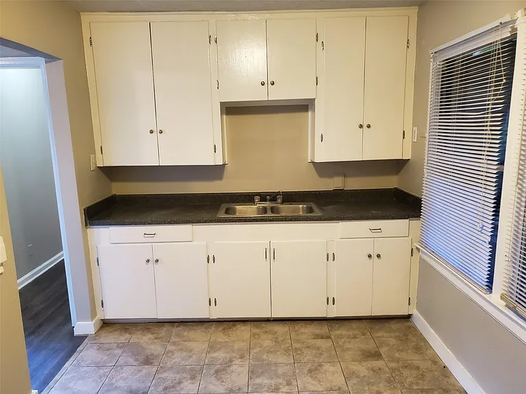5318 Doulton Dr — Photo 12