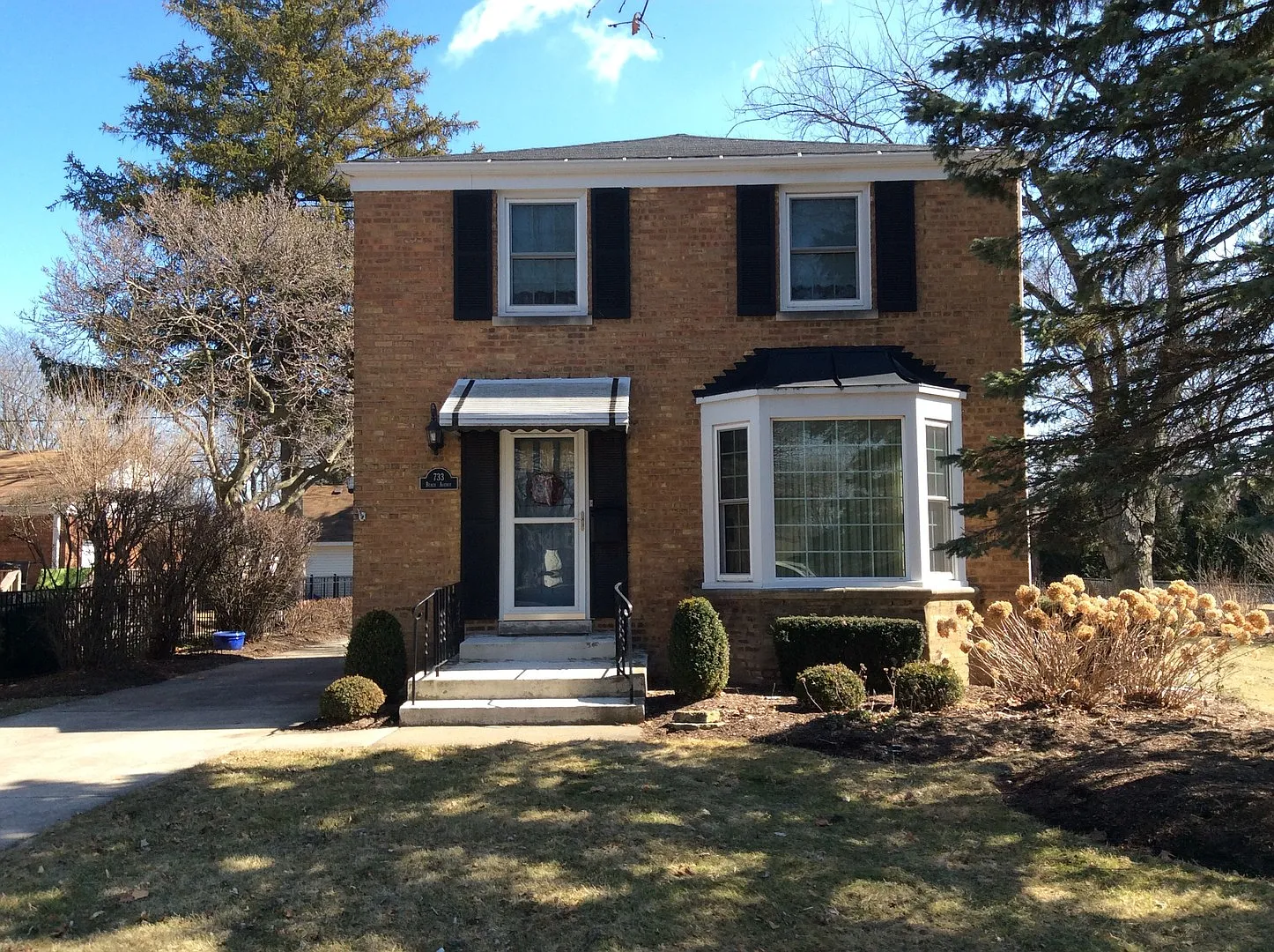 733 Beach Ave photo 1