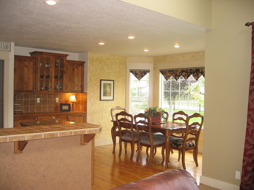 2nd image of 1270 E Portobello Ct