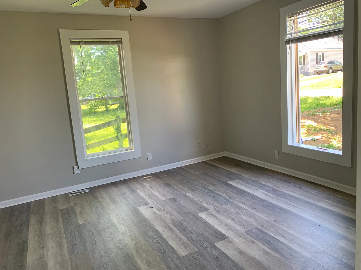 Living room - 108 Linden Ave