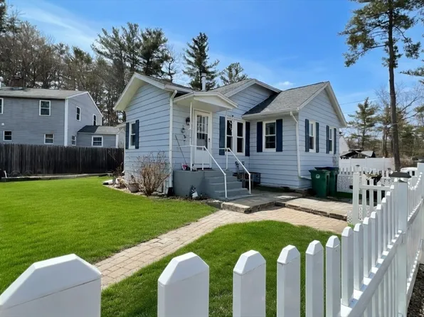 13 Berkley St, Fitchburg, MA 01420
