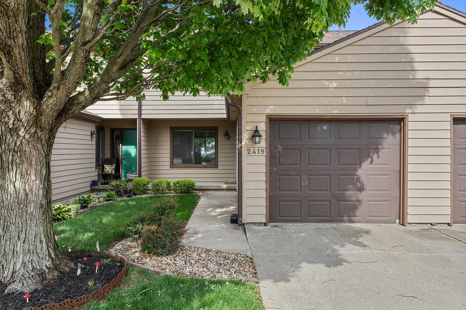 2419 Morrissey Park Dr photo 1