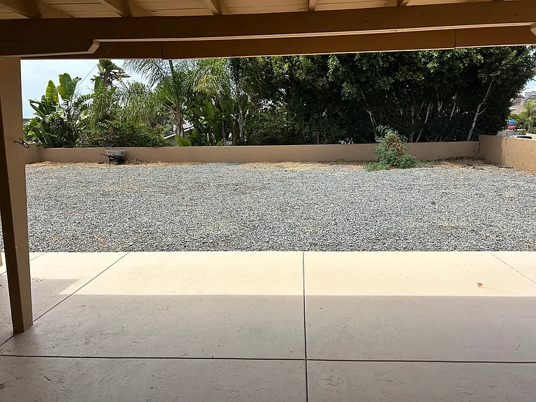 2586 Grandview St — Photo 32