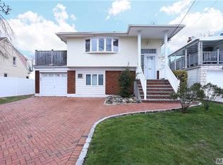 34 Everit Ave, Hewlett, NY 11557