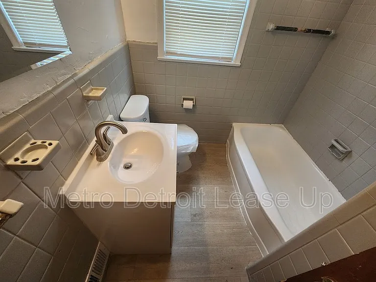 19455 Avon Ave — Photo 6