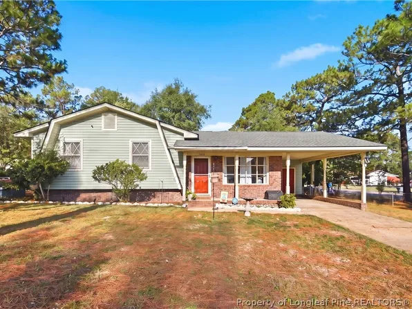 1902 Wayne Ln, Fayetteville, NC 28304